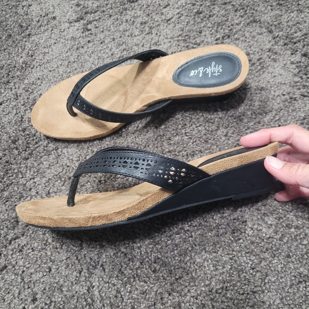 Style & Co size 7 blk/tan wedge